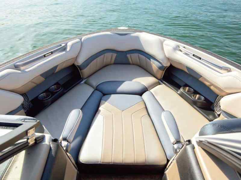 2016 Malibu Boats