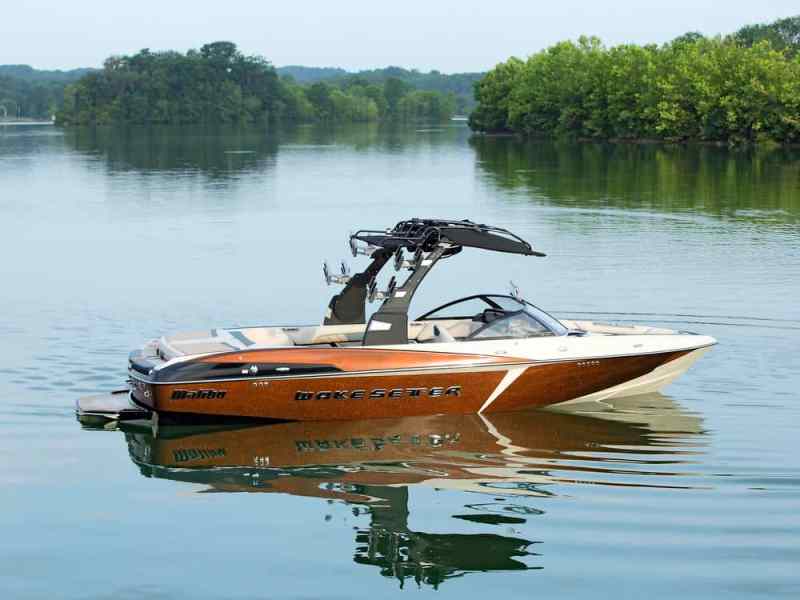 2016 Malibu Boats