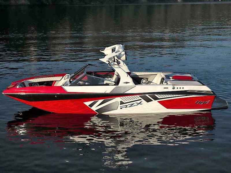 wakeboarding boat