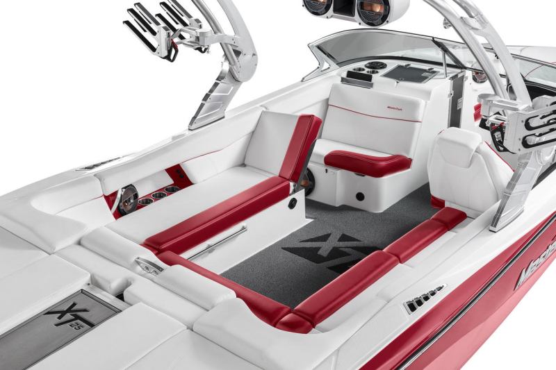 wakeboarding boat