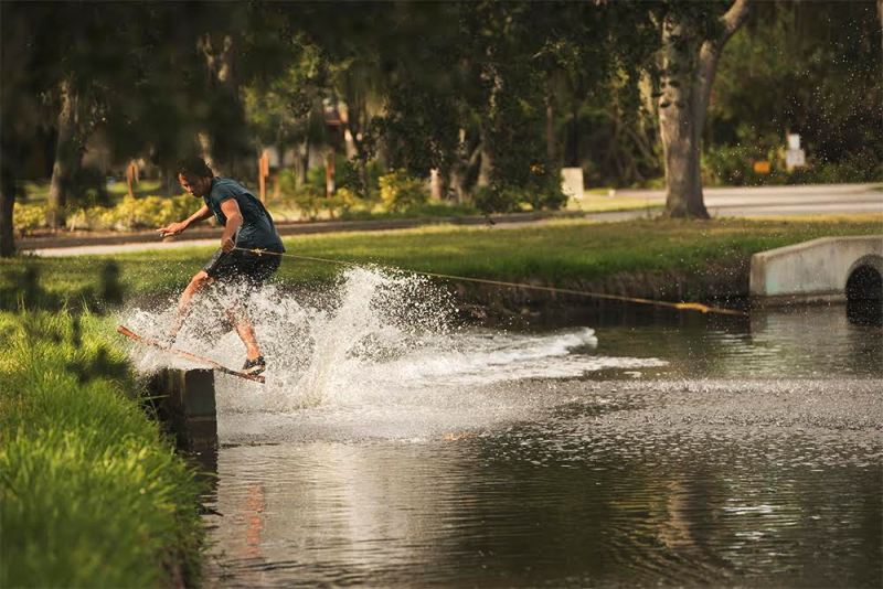 Wakeskating