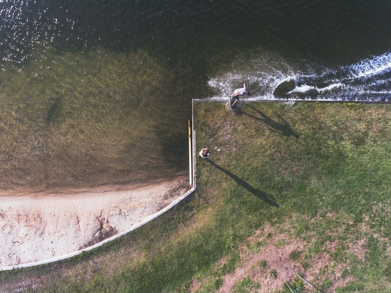 wakeskating