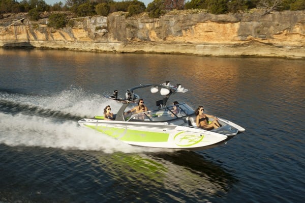 マーチンベイカー 2022 Tigé 24 RZX - Power Boating Magazine