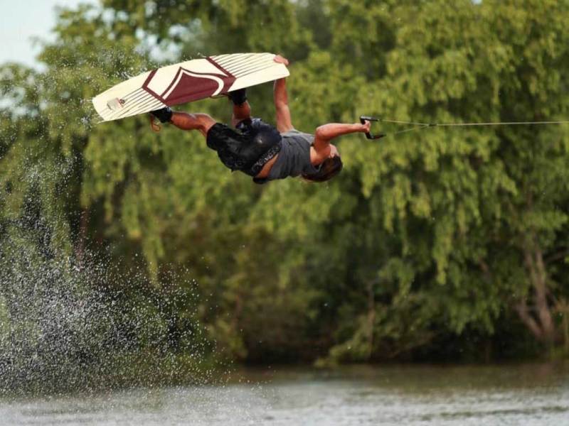 Kai Ditsch wakeboarding