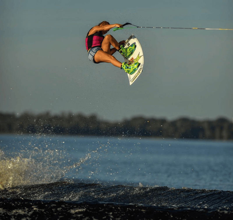 Amber Wing with big air