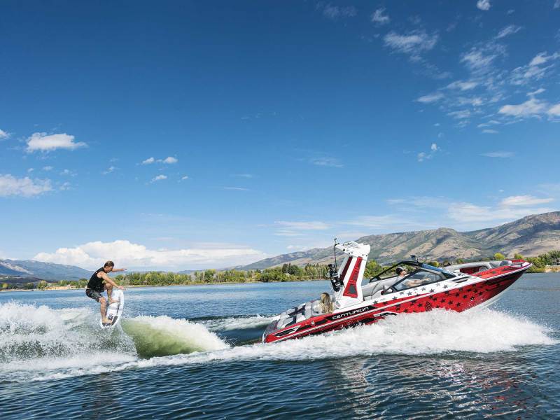 Ri230 wakesurfing