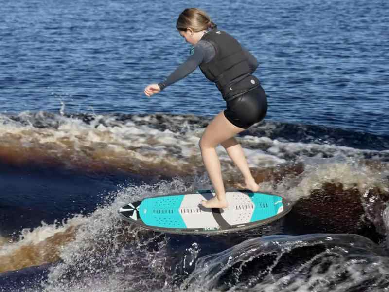 WKB124-Whitley-Wakesurf Whitley Stewart wakesurfing