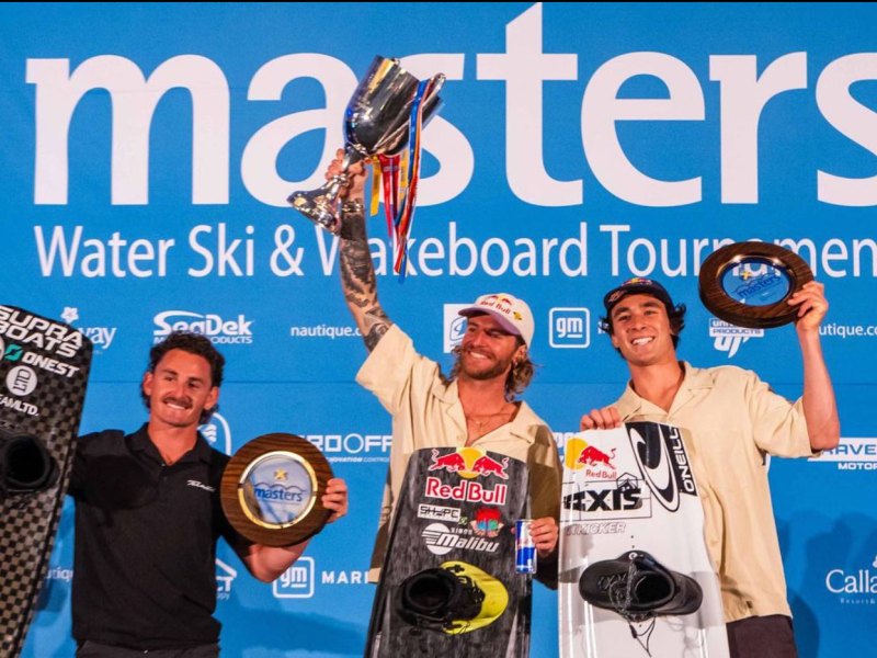 WKB524-massimasterspodiun Masters podium men