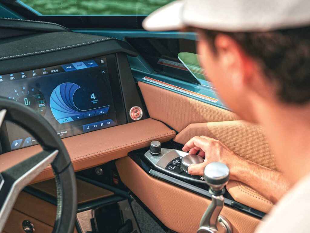 MasterCraft X24 helm