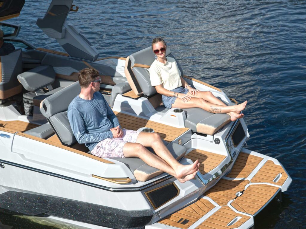 MasterCraft X24 aft seating