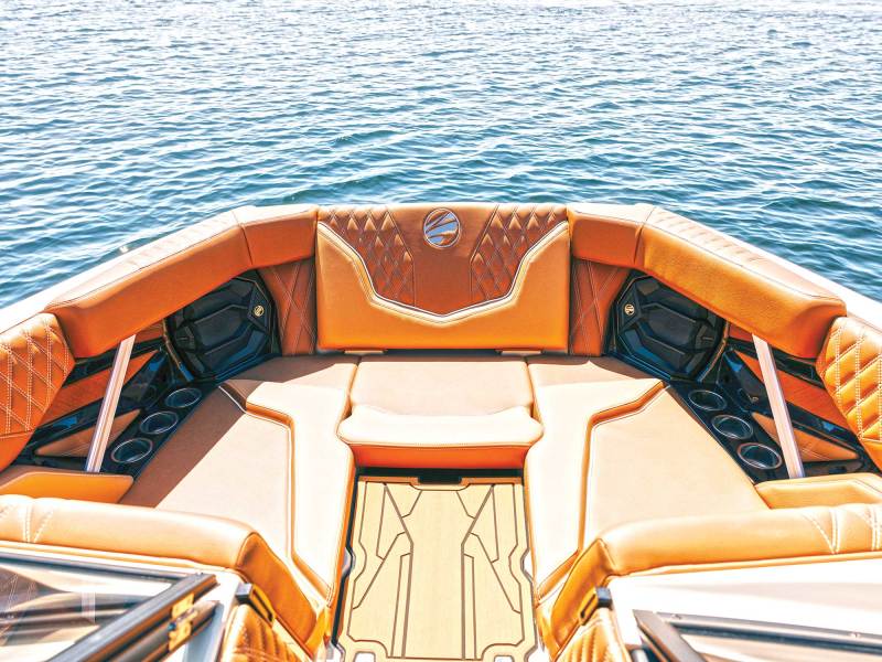Tigé 22RZX bow seating