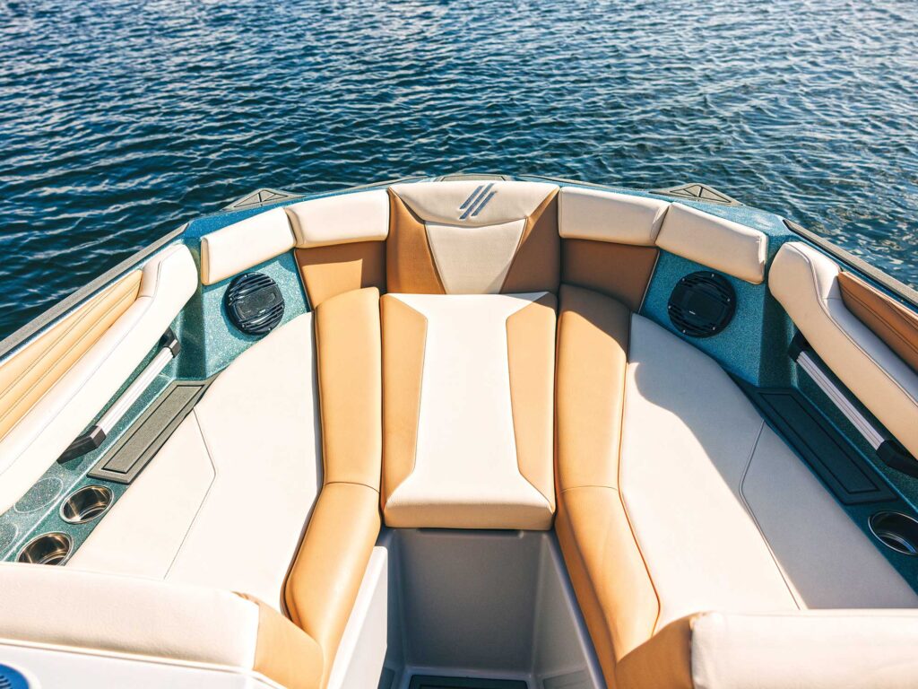 ATX 22 Type-S bow seating