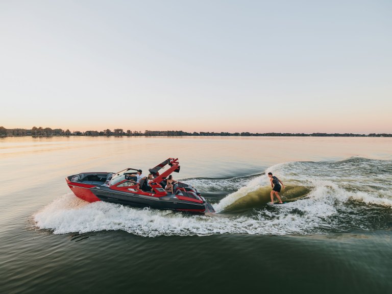 WKB126-MC-X22-ONWATER-0346 MasterCraft X22 wakesurfing