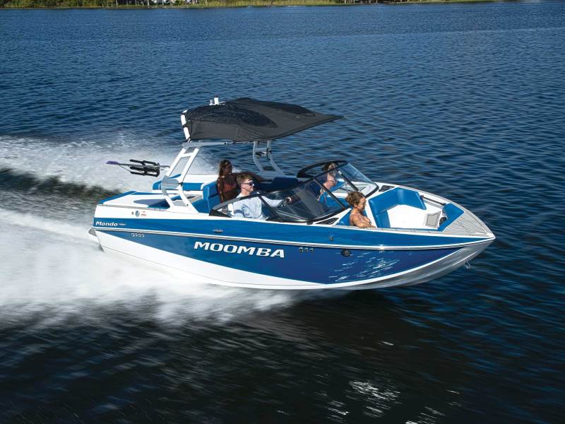 BTGBG26-WSP-Moomba-Mondo-01 Moomba Mondo on a lake
