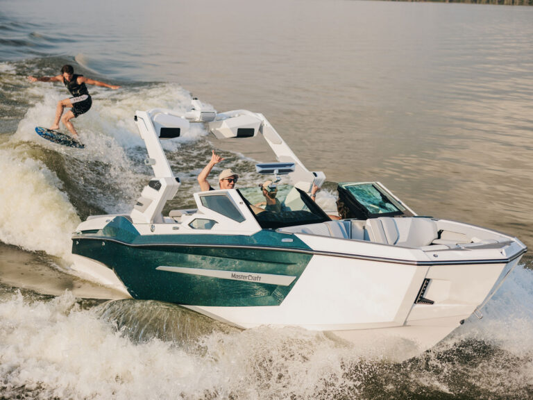 MasterCraft X23 wakesurfing