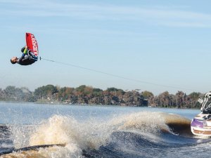 Reducing wakeboarding injuries